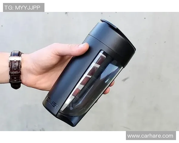 篮球明星专属水杯揭秘运动饮水的重要性与健康理念 篮球明星专属水杯揭秘运动饮水的重要性与健康理念